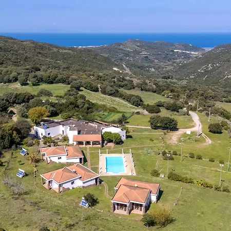 Con Piscina- La Fattoria *