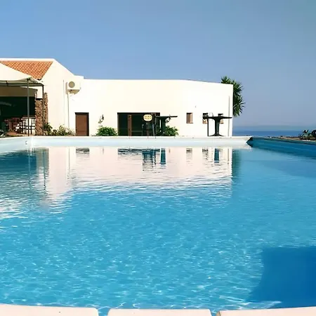 Con Piscina- La Fattoria